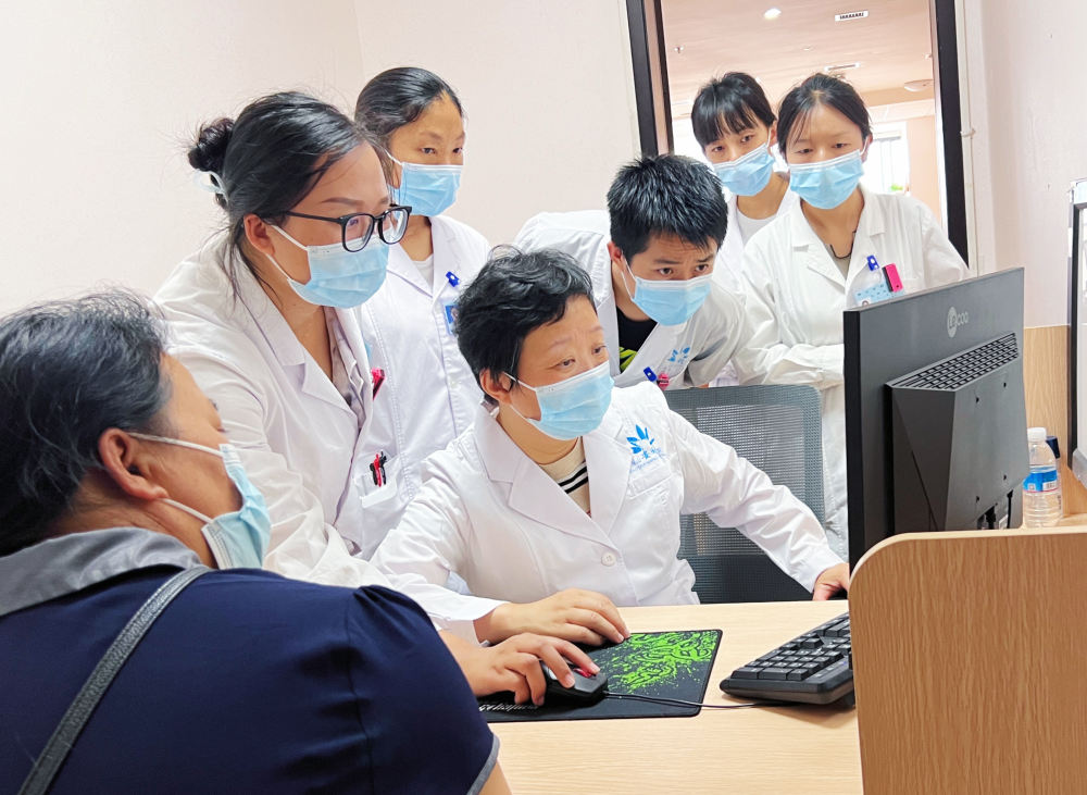 【保山安利醫(yī)院】上海市復旦大學附屬閔行醫(yī)院專家蒞臨我院開展醫(yī)療幫扶及義診圓滿結束